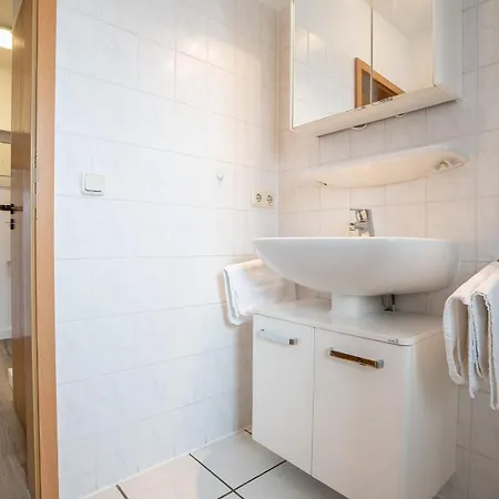 Apartment Wohnresidenz 5 *